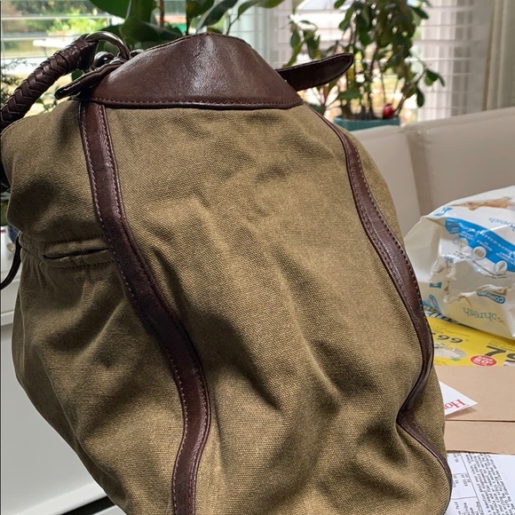 Leather handles and leather trim. Khaki handbag - Picture 7 of 8